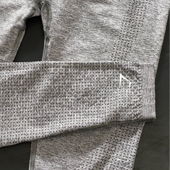 GYMSHARK leggings size M - Picture 2 of 3